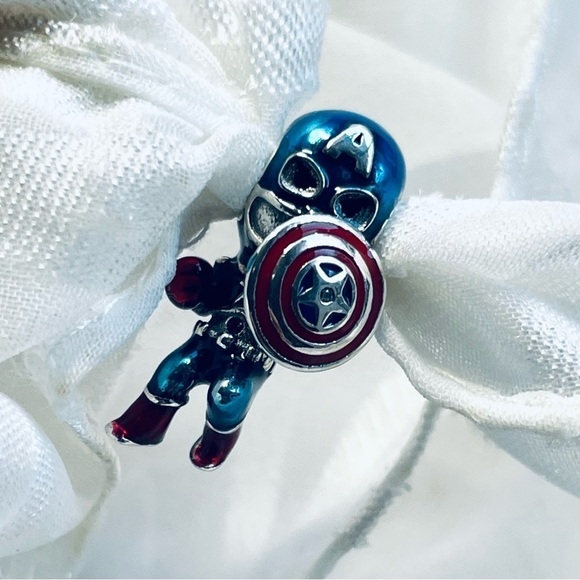 🛡️ NWOT Captain America  Charm – The Avengers⚡ - Picture 3 of 12
